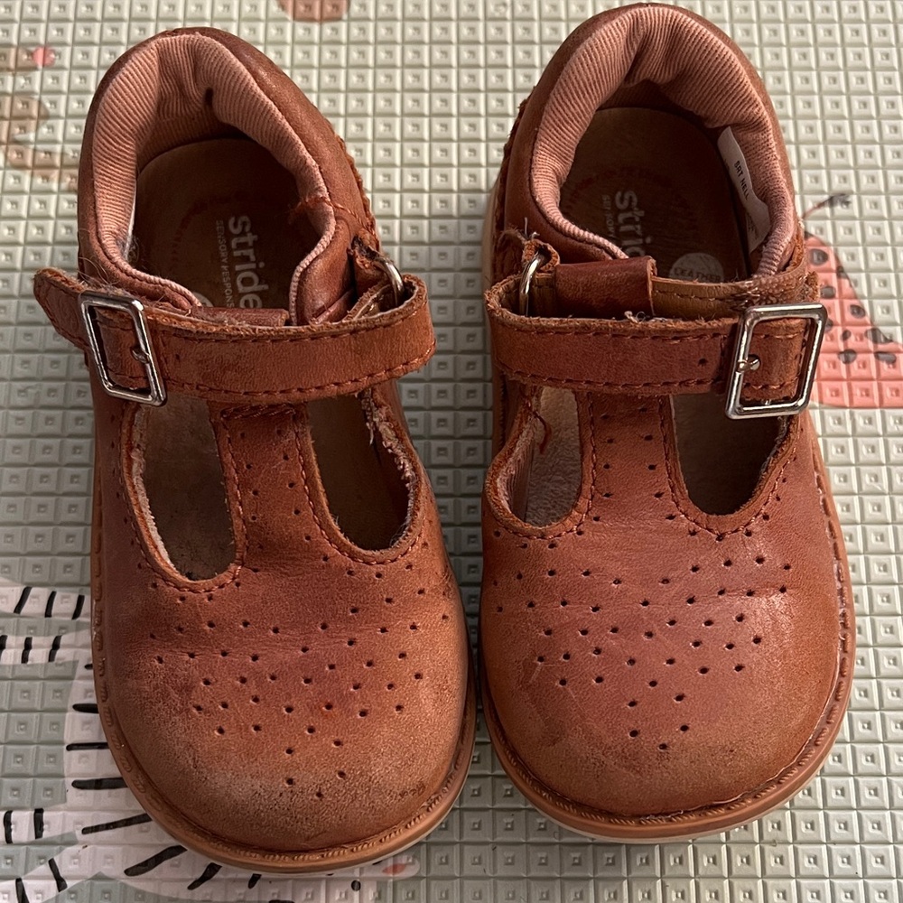 Stride Rite Tan Dress Shoes for Kids